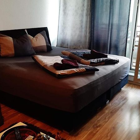 Tolle Private 2-Zimmer Wohnung Im Szene Bezirk Berlin-Friedrichshain Exterior foto