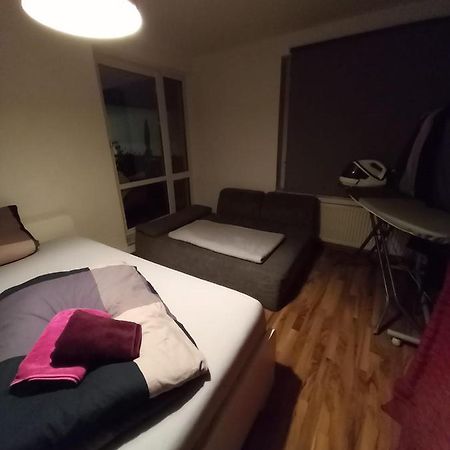 Tolle Private 2-Zimmer Wohnung Im Szene Bezirk Berlin-Friedrichshain Exterior foto