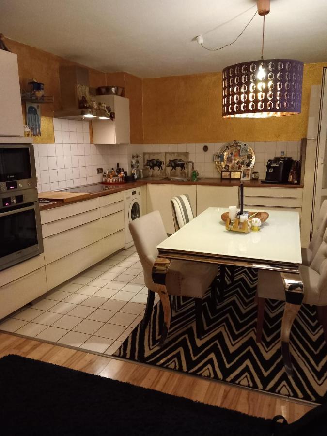 Tolle Private 2-Zimmer Wohnung Im Szene Bezirk Berlin-Friedrichshain Exterior foto