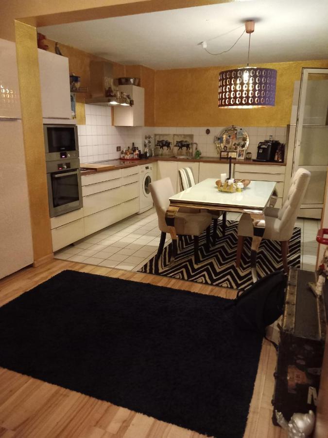 Tolle Private 2-Zimmer Wohnung Im Szene Bezirk Berlin-Friedrichshain Exterior foto