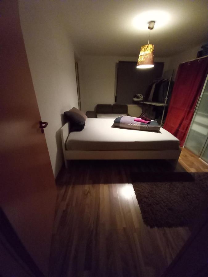 Tolle Private 2-Zimmer Wohnung Im Szene Bezirk Berlin-Friedrichshain Exterior foto
